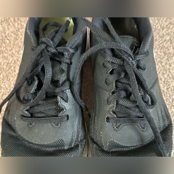 Nike Revolution Girls Athletic Running Gym Shoes Black Pink Sneakers 907254-001 - Picture 6 of 13